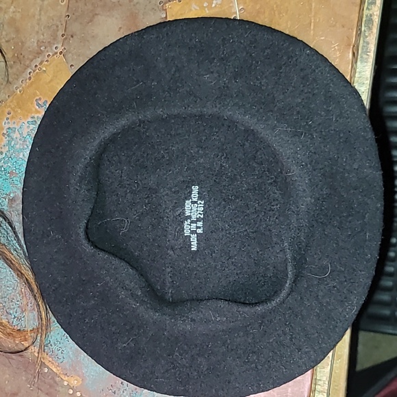 Vintage. 100% Wool beret.  1 size fits most. - Picture 6 of 7